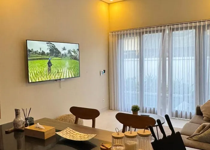 Suli Toyaning, Ungasan Villa Uluwatu