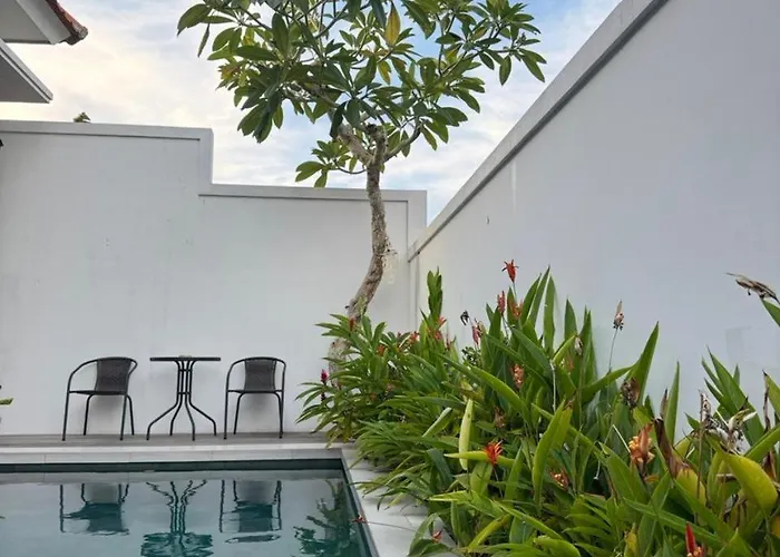 Suli Toyaning, Ungasan Villa Uluwatu
